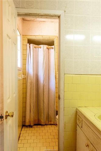 1009 W 18th St, Bryan, TX 77803